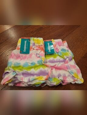 🌈 NWT Twins Toddler Girl Matching Boho Tie Dye Ruffle Shorts - 2T Set Of 2
